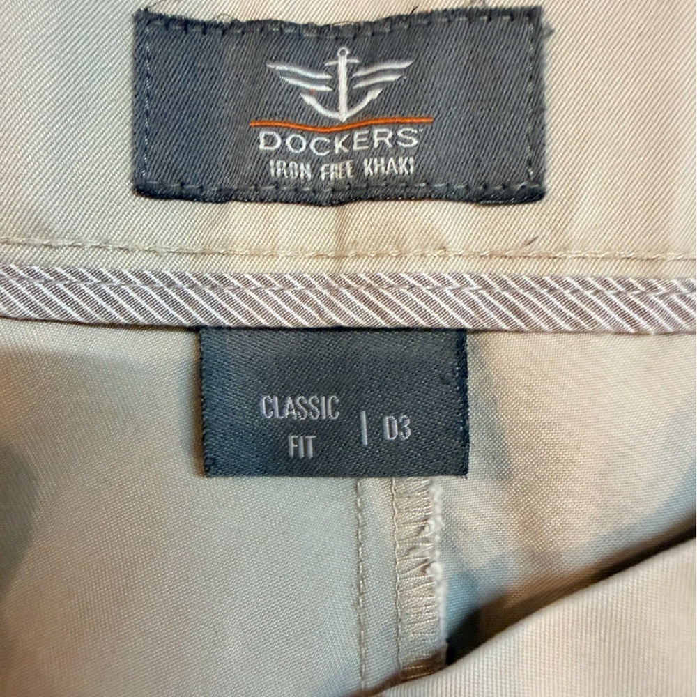 Dockers Iron Free Khaki Men’s 38x32 Beige Flat Front Wrinkle Resistant Chinos - Picture 4 of 9